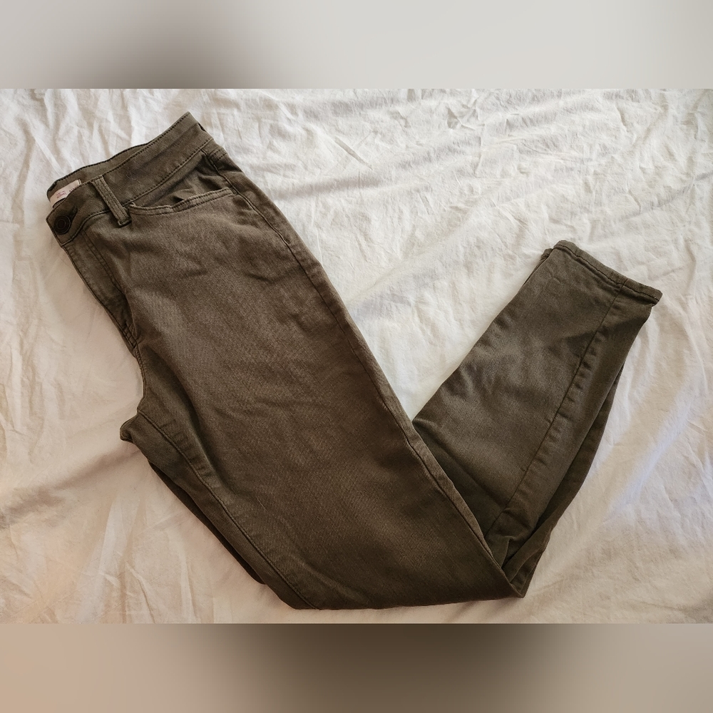 SO olive green skinny jeggings